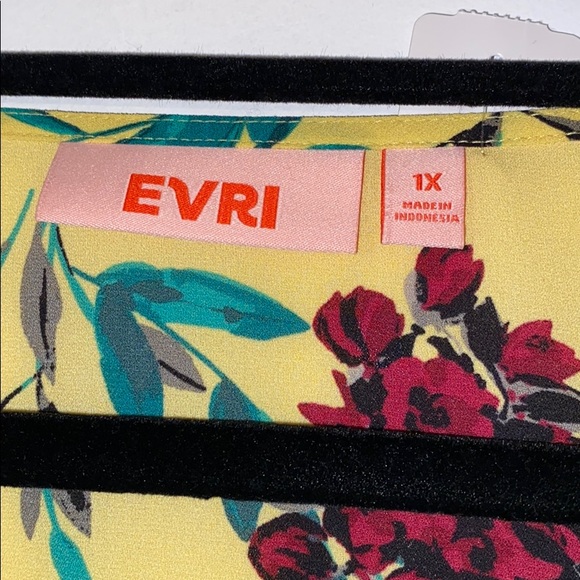 🆕 EVRI Blouse! - Picture 3 of 4